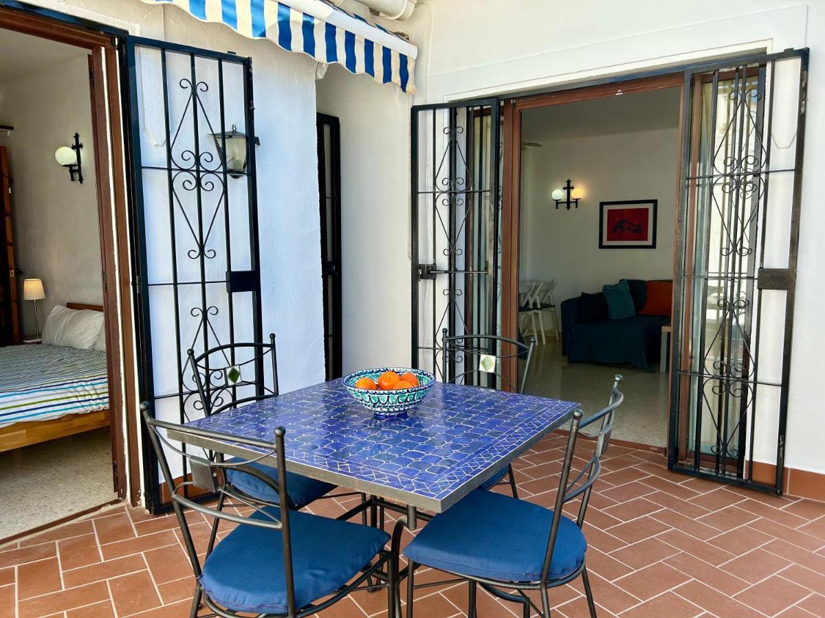Casa Con Terraza Y Hermoso Jardin Comunal Нерха Екстериор снимка