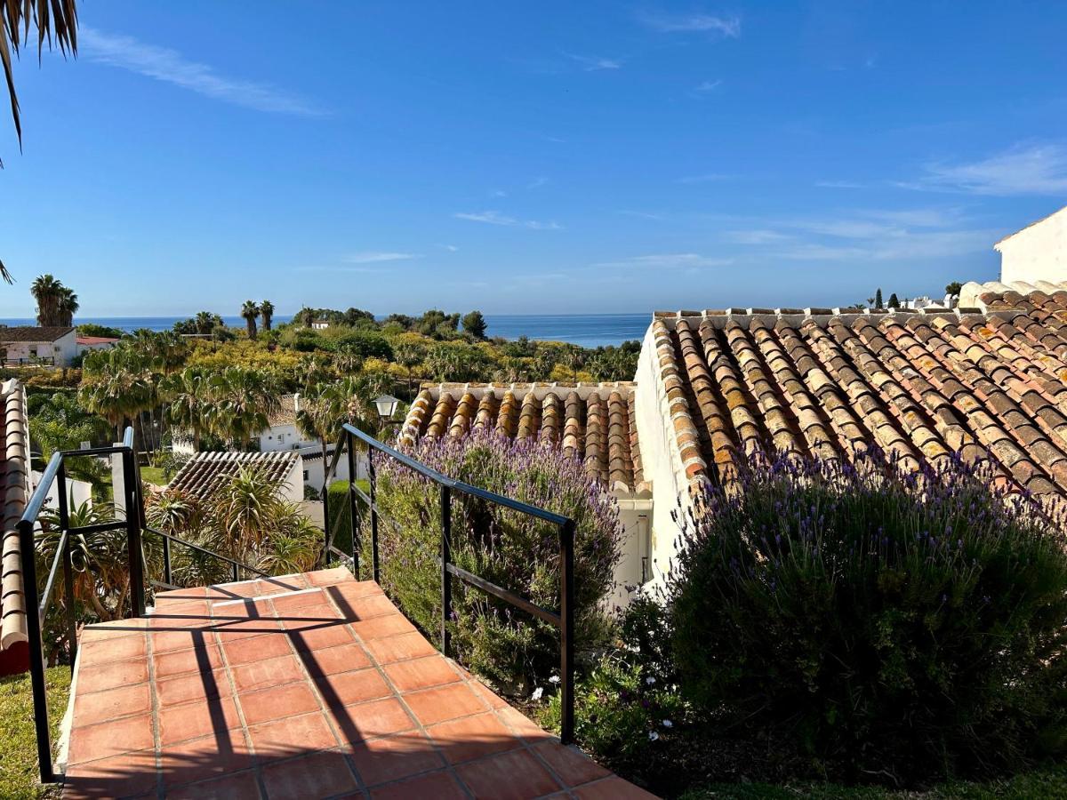 Casa Con Terraza Y Hermoso Jardin Comunal Нерха Екстериор снимка